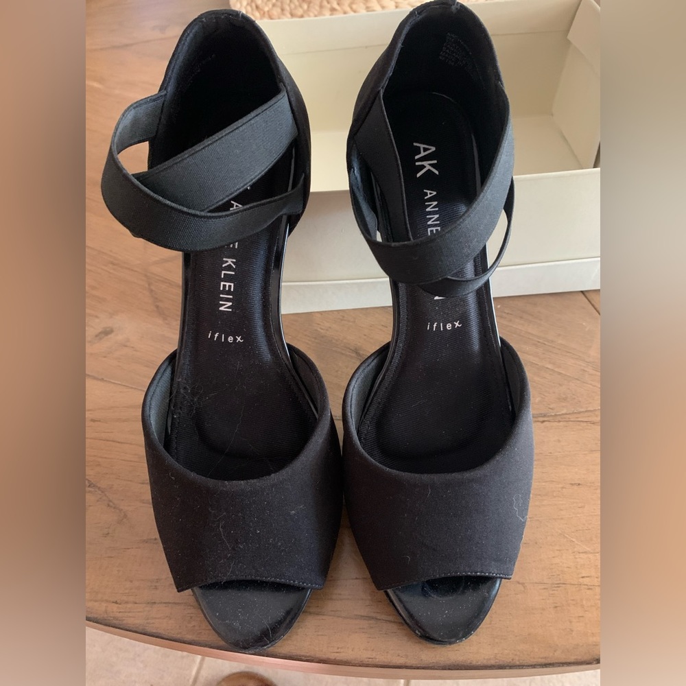 Brand new w/tags.Anne Klein iflex heels.